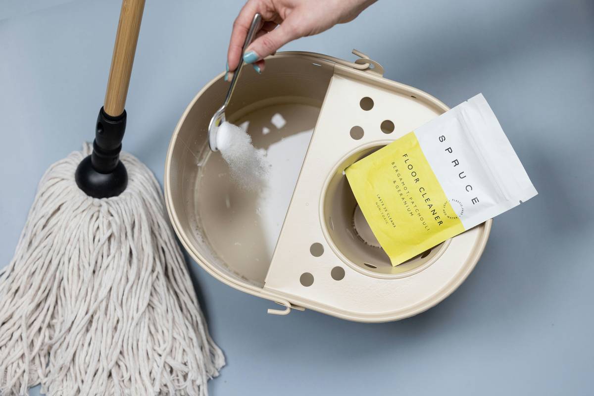 most eco friendly cleaning cloths comparison showing premium microfiber vs cotton and bamboo